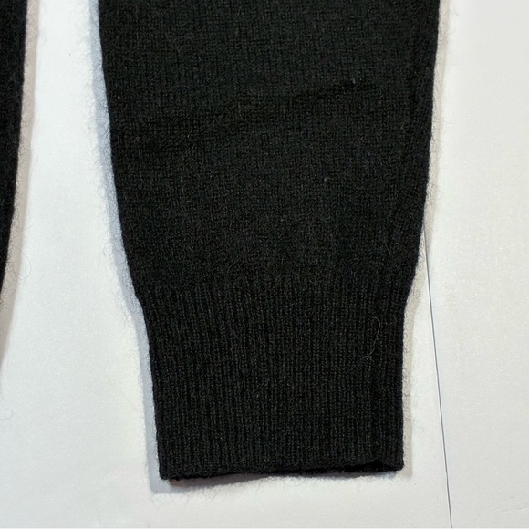 Bloomingdales Cashmere Turtleneck Sweater Womans Medium Black 2 Ply - Picture 4 of 7
